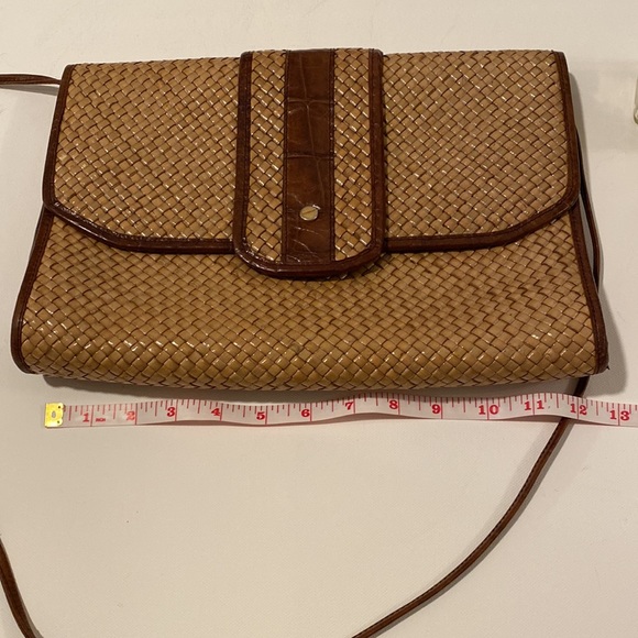 Raffia Straw Bag. Lord and Taylor. Very unique. - Picture 7 of 9